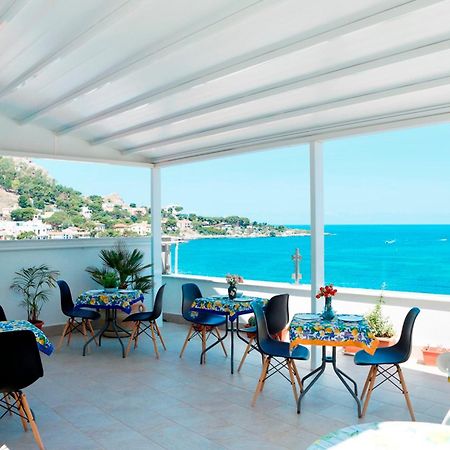 B&B Una Terrazza Sul Golfo Di Sferracavallo Exterior photo