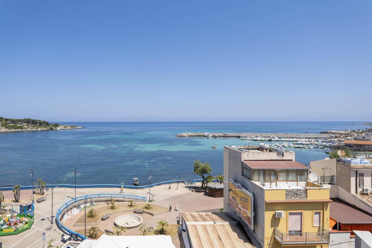 B&B Una Terrazza Sul Golfo Di Sferracavallo Exterior photo
