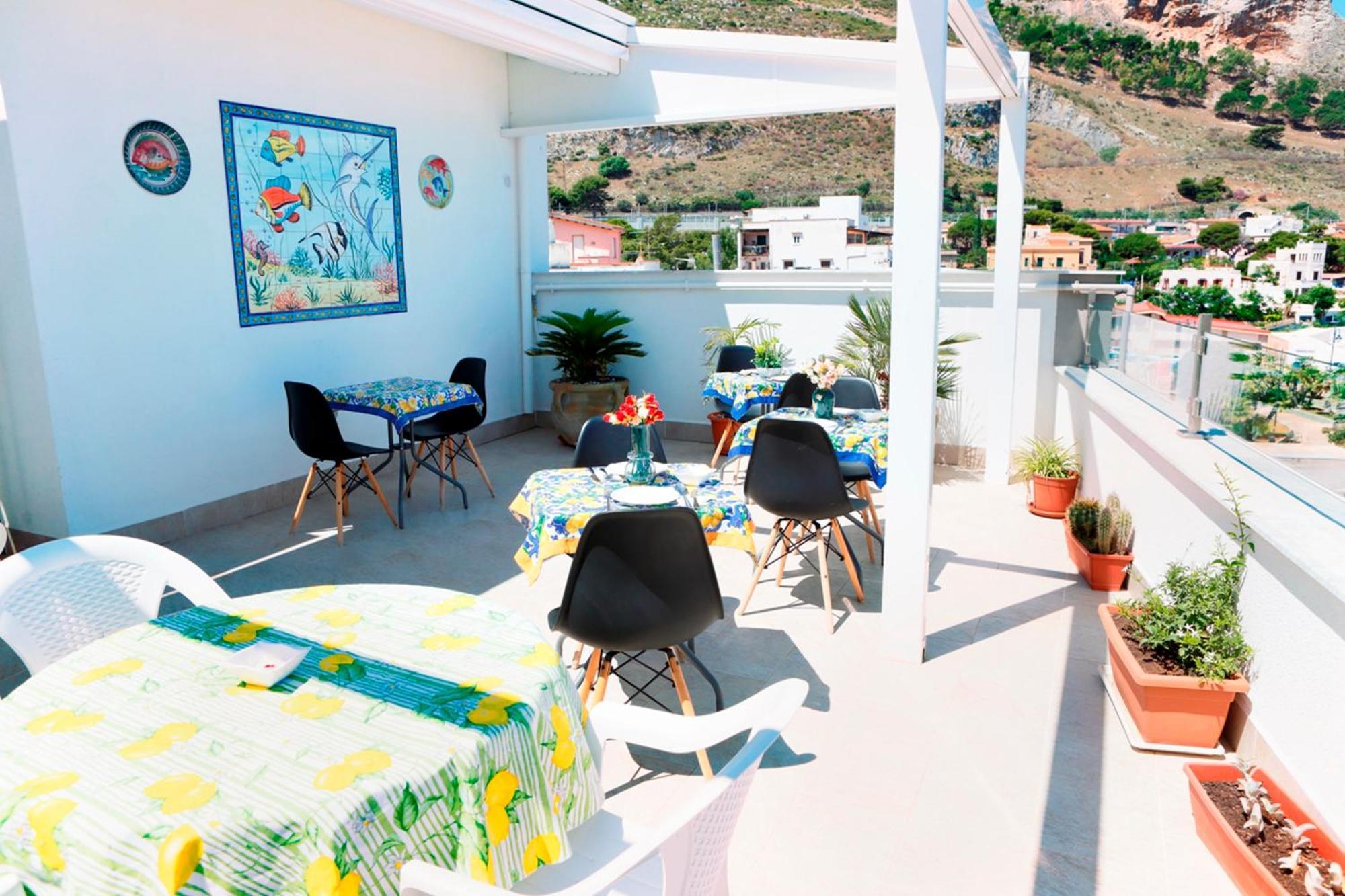 B&B Una Terrazza Sul Golfo Di Sferracavallo Exterior photo